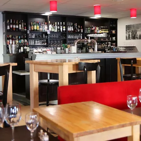 Le Quarre Bistrot 호텔 Bruguieres